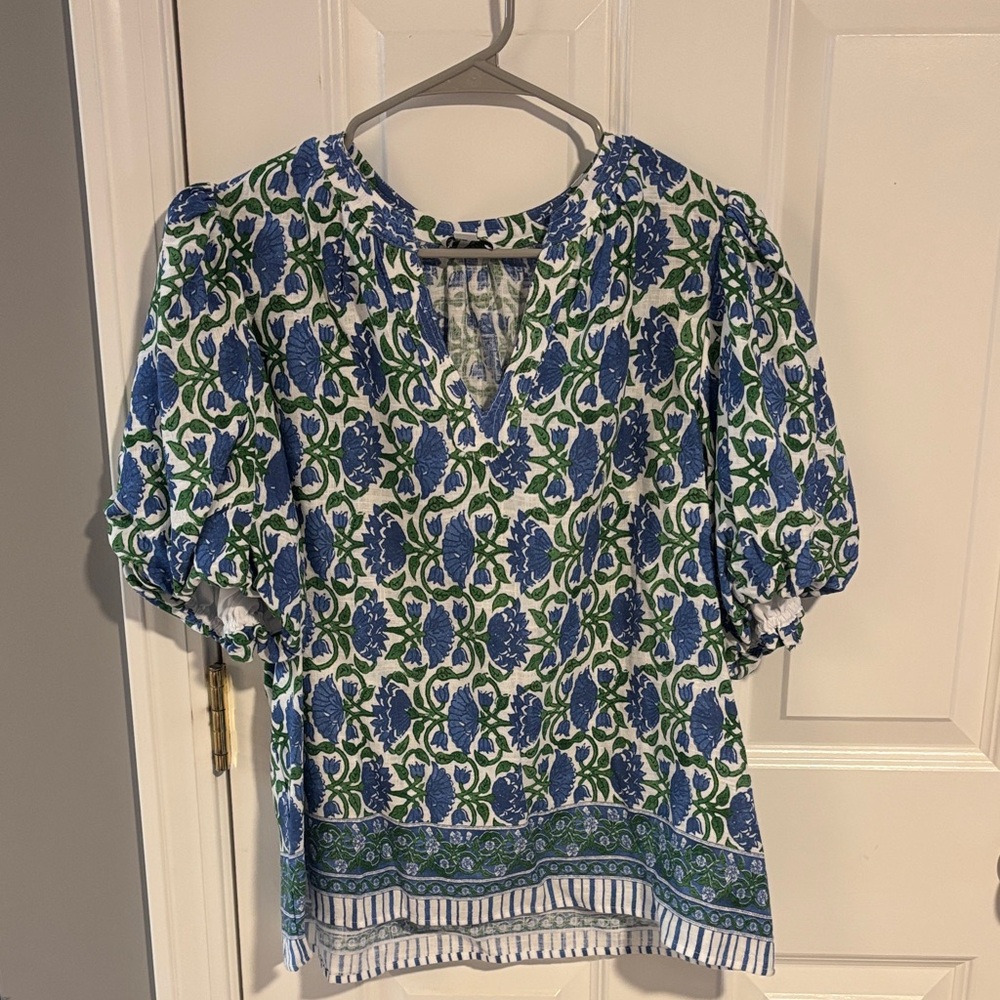 Floral Puff-Sleeve V-Neck Top in Blue & Green